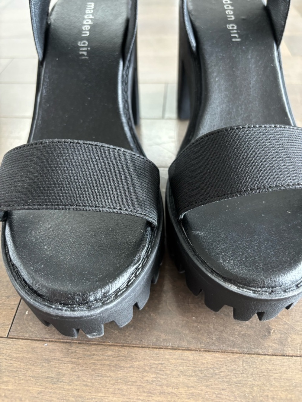 Steve Madden ‘Sasha’ Black Chunky Sole Platform Sandals 7.5 BNIB